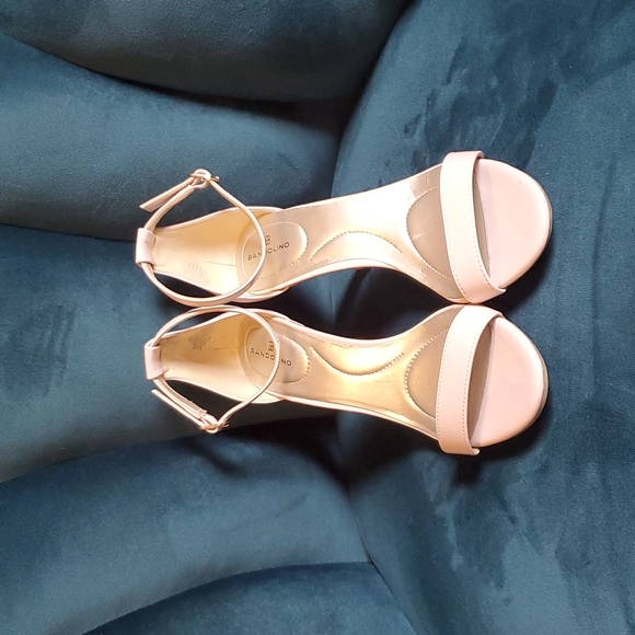 Bandolino Heels - Picture 3 of 9